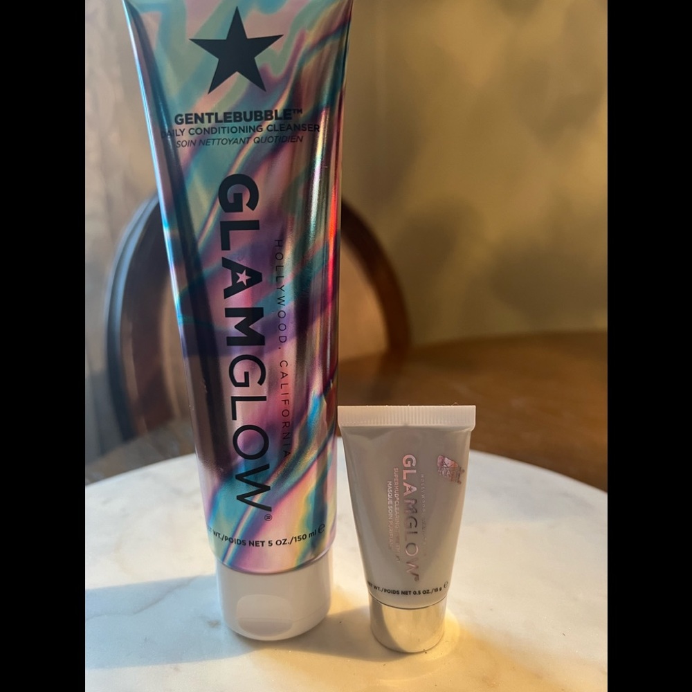 Glamglow gentle bubble daily conditioner skin cleanser with bonus! 💎